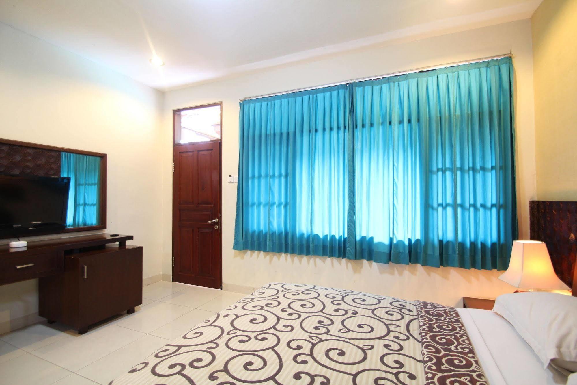 Simpang Inn Hotel Legian Exteriör bild