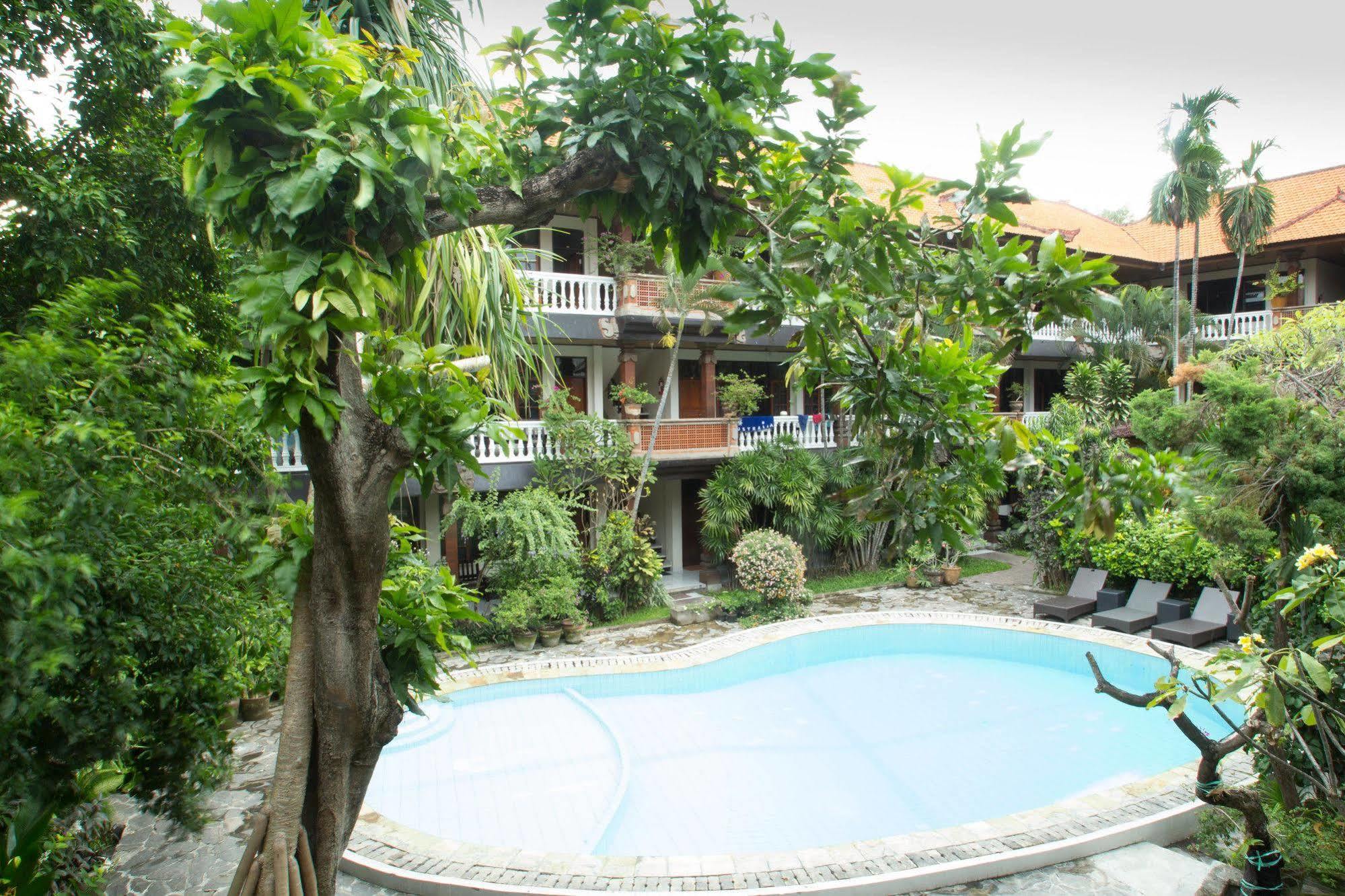 Simpang Inn Hotel Legian Exteriör bild