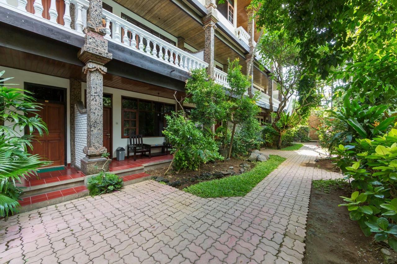 Simpang Inn Hotel Legian Exteriör bild